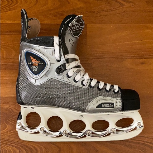 CCM Vector 130 ZG Hockey Skates - Picture 2 of 7